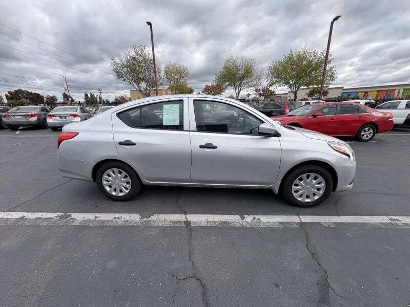 2017 Nissan Versa 1.6 S