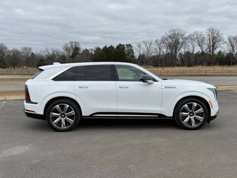 2025 Cadillac Escalade IQ Luxury 2