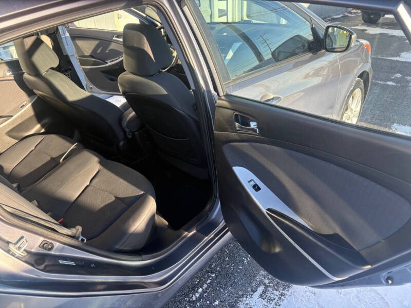 2014 Hyundai Accent SE