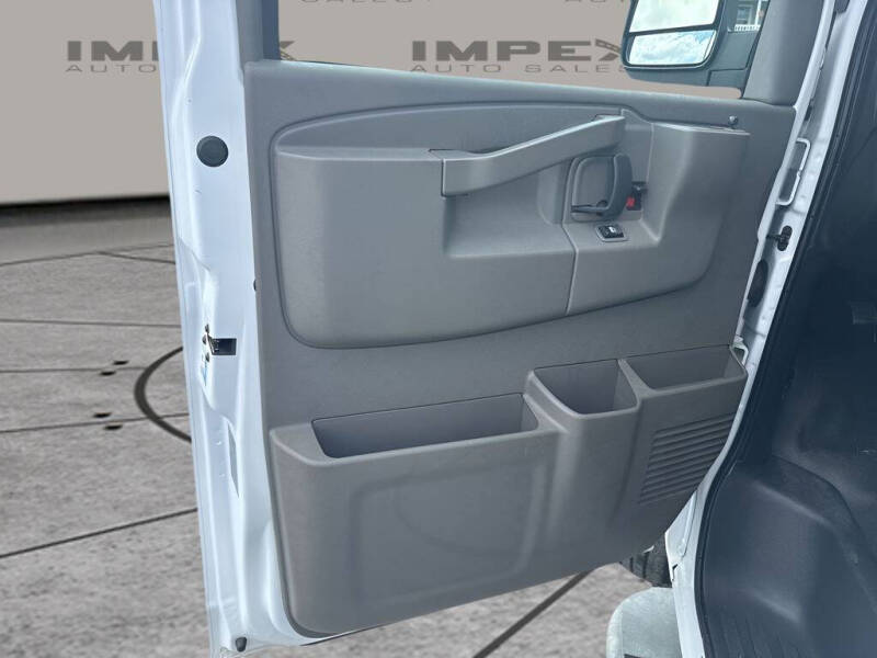 2024 GMC Savana 2500