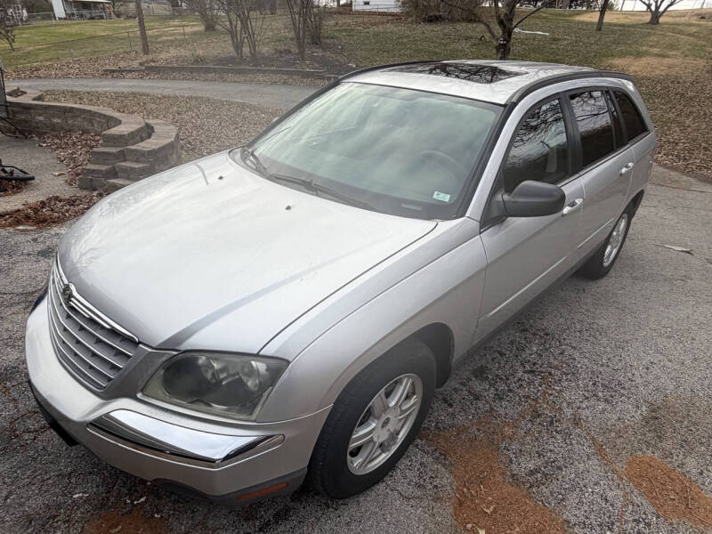 2005 Chrysler Pacifica Touring's photo