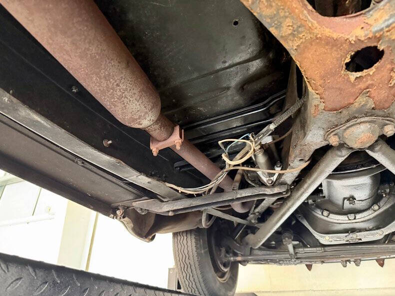 1948 Ford Super Deluxe