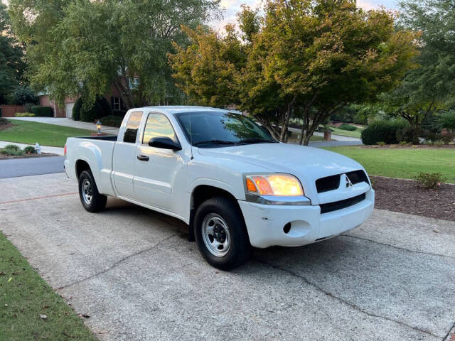 2009 Mitsubishi Raider for sale at Select Autos in Alpharetta , GA