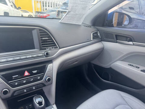 2018 Hyundai Elantra