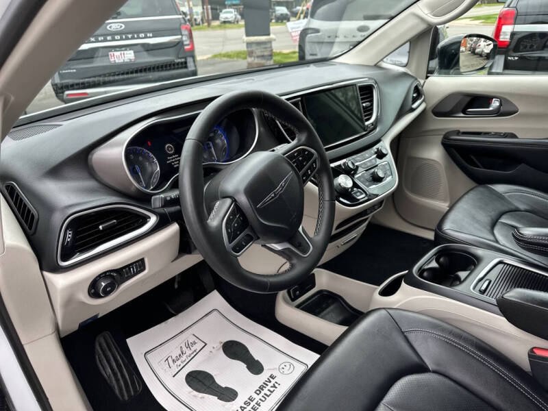 2024 Chrysler Pacifica Touring L