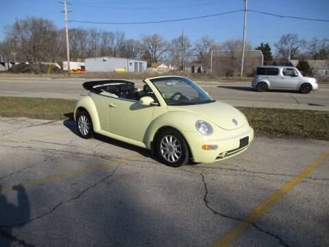 2004 Volkswagen New Beetle Convertible for sale at RJ Motors in Plano IL