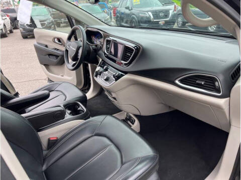 2021 Chrysler Voyager LXi