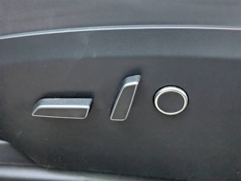 2023 Tesla Model X Standard Range