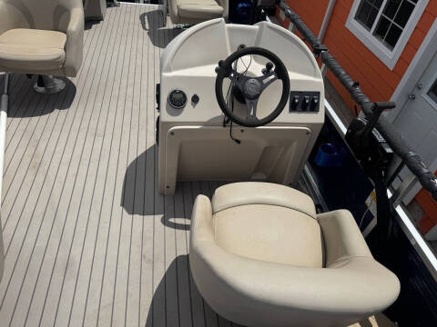 2021 FORESTER 19 Ft Pontoon