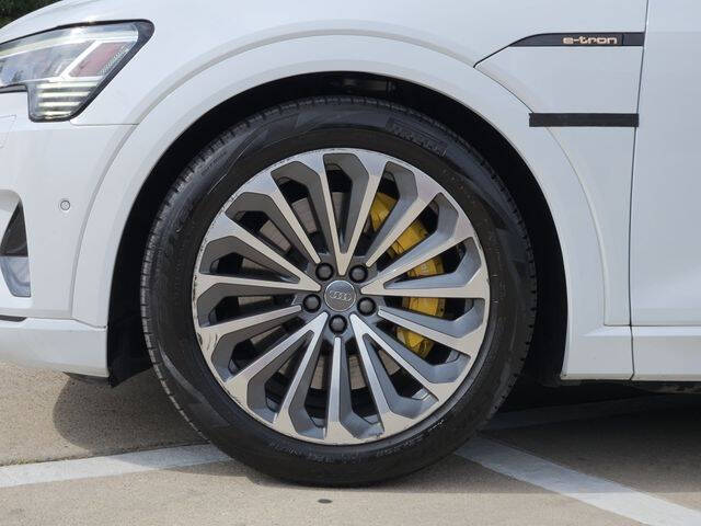 2019 Audi e-tron quattro Prestige