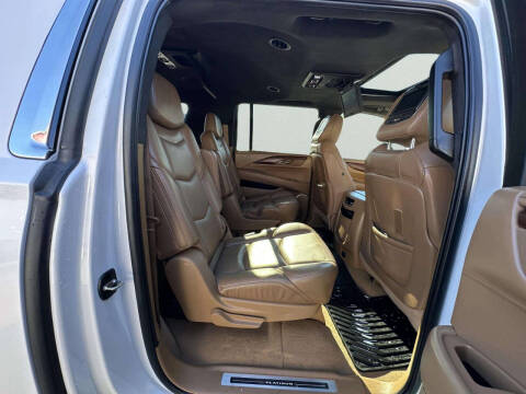 2017 Cadillac Escalade ESV Platinum