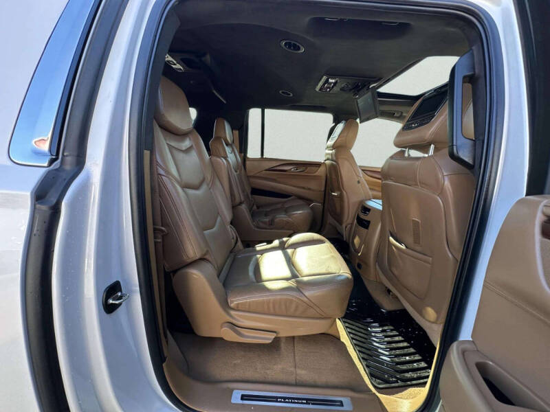 2017 Cadillac Escalade ESV Platinum