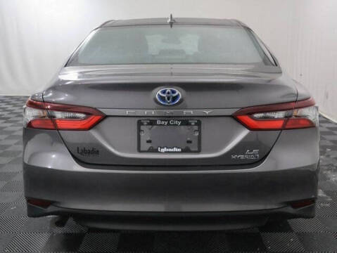 2022 Toyota Camry Hybrid LE