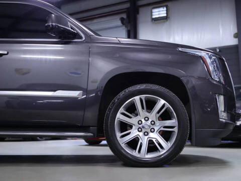 2017 Cadillac Escalade Luxury