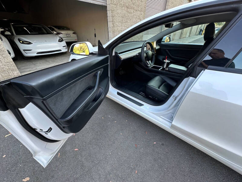 2021 Tesla Model 3 Base photo 14