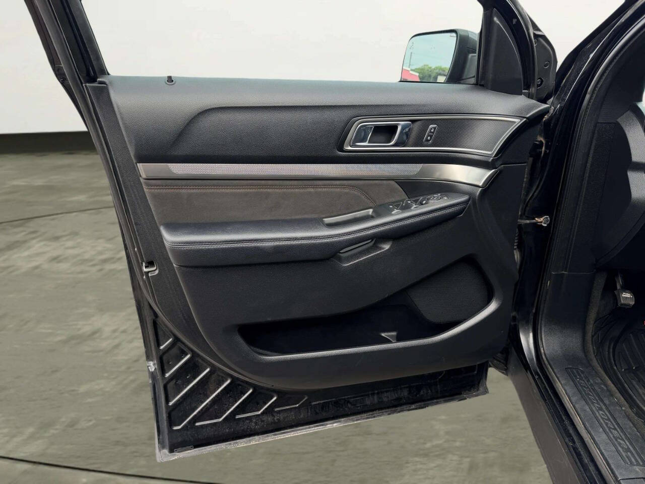 FordExplorer16