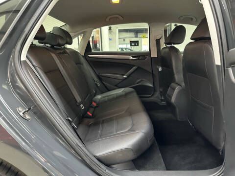 2017 Volkswagen Passat 1.8T R-Line