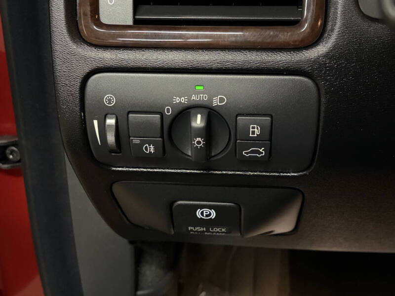 2015 Volvo XC70 T6 Platinum