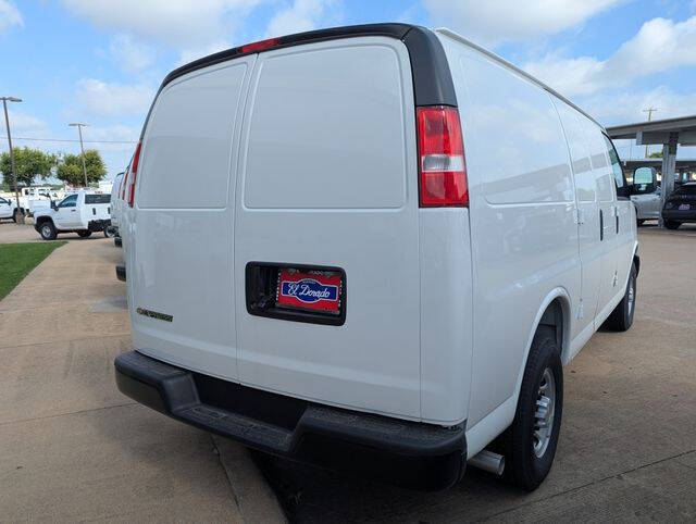 2025 Chevrolet Express 2500