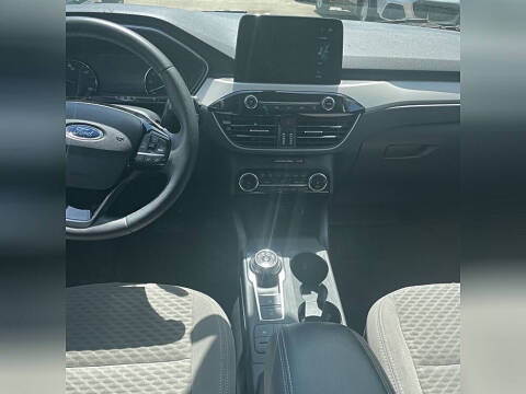 2022 Ford Escape Hybrid SE