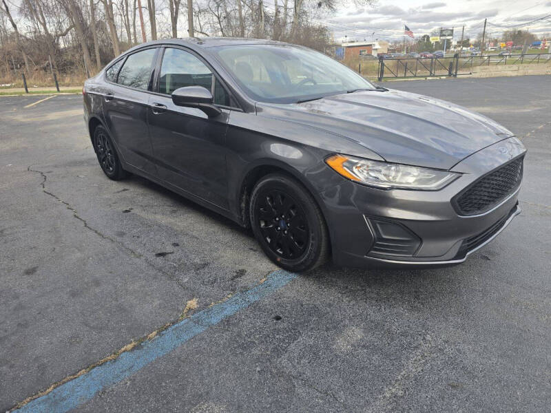 2019 Ford Fusion S photo 4