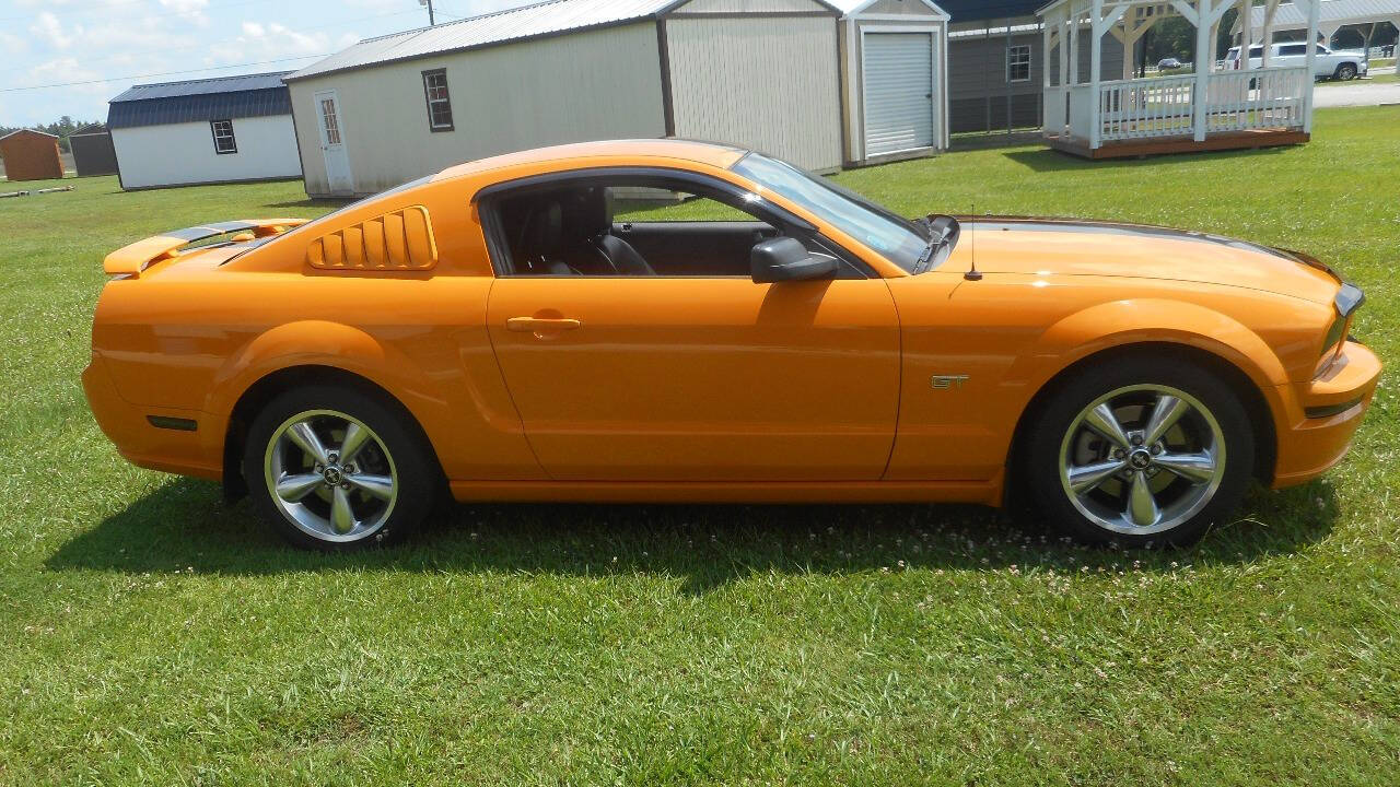 2007 Ford Mustang 17