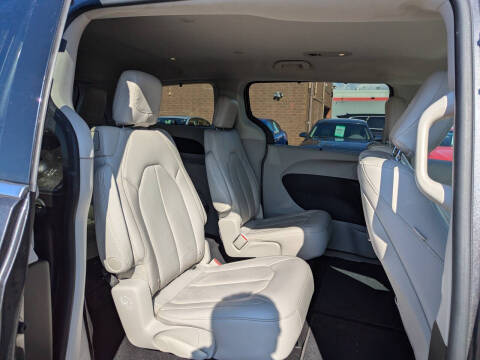 2017 Chrysler Pacifica Touring-L Plus