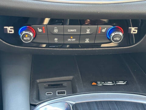 2022 Buick Enclave Essence