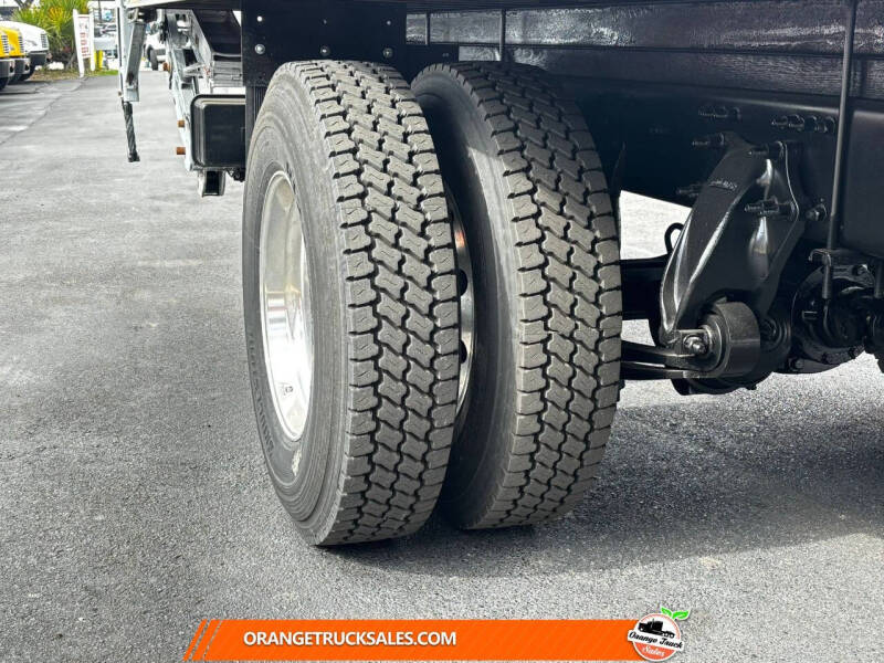 2020 Freightliner M2 106