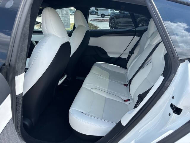 2022 Tesla Model S 9