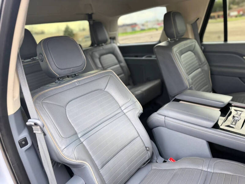2018 Lincoln Navigator Black Label