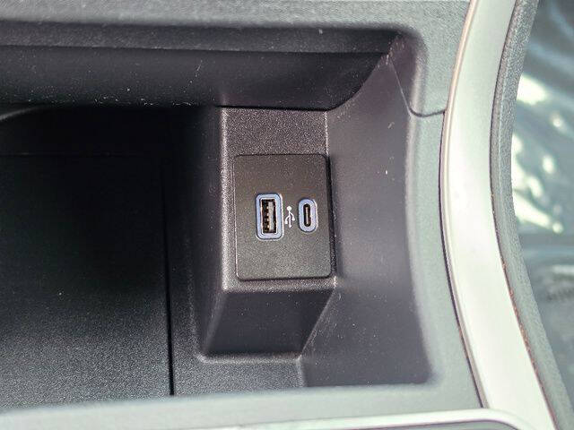2022 Ford Edge SE