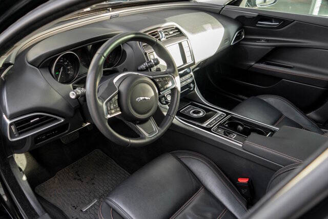 2018 Jaguar XE 35t Prestige