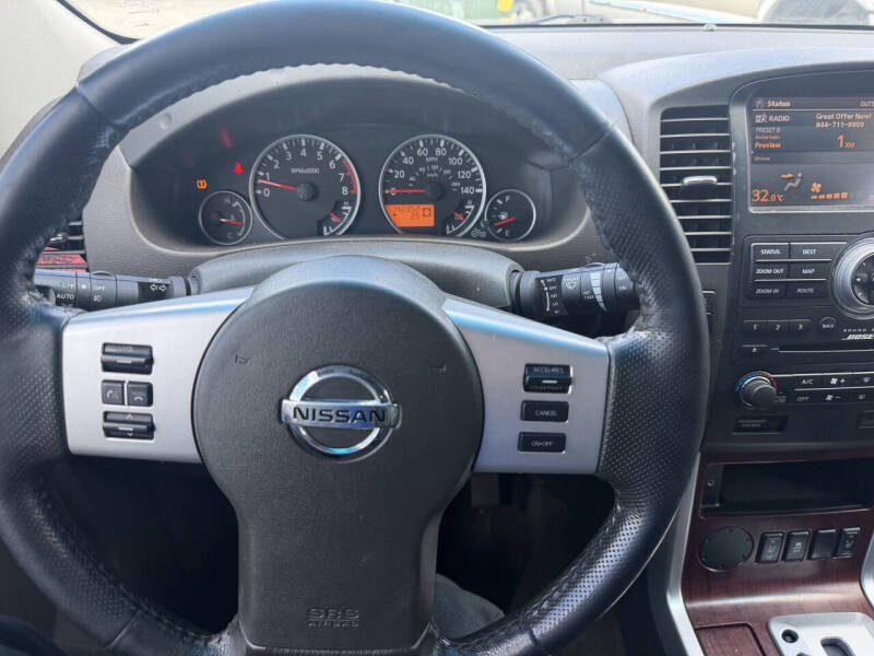 2012 Nissan Pathfinder LE
