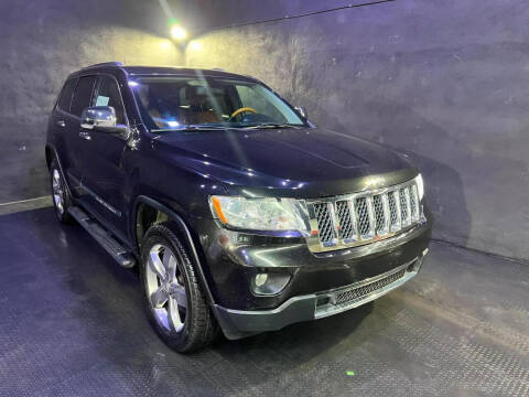 2013 Jeep Grand Cherokee for sale at CLASSIC MOTOR CARS in West Allis WI