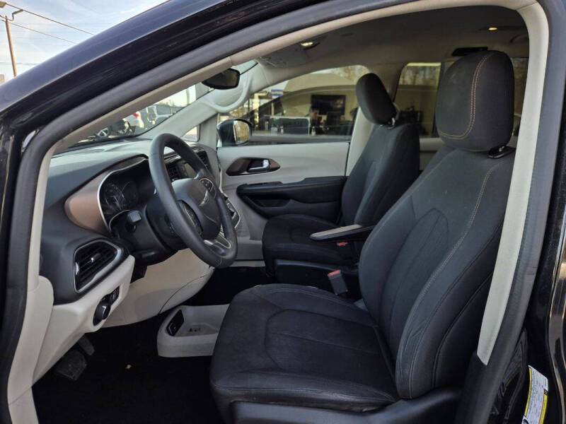 2017 Chrysler Pacifica LX