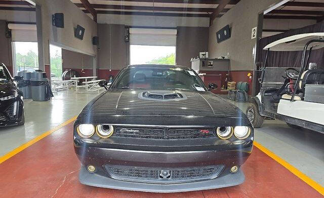 2016 Dodge Challenger 392 HEMI Scat Pack Shaker