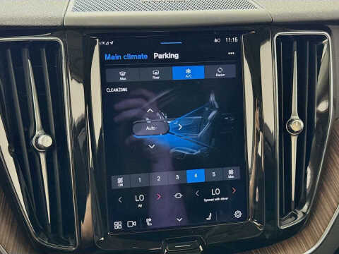 2023 Volvo XC60 B5 Plus Bright Theme