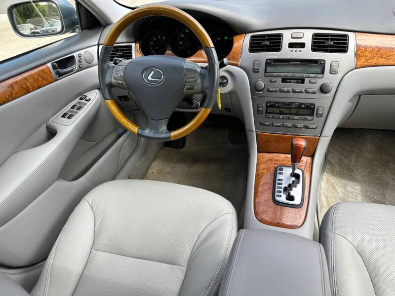 2005 Lexus ES 330