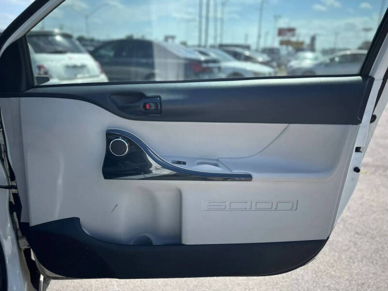 2014 Scion iQ