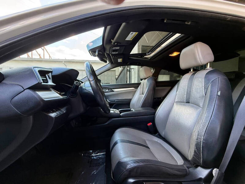 2017 Honda Civic Touring