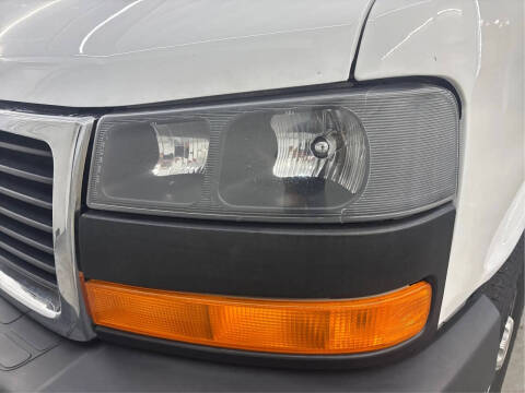 2022 GMC Savana 2500