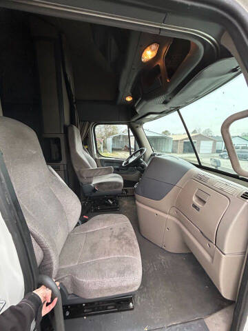 2016 Freightliner Cascadia