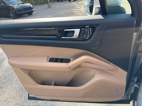 2023 Porsche Cayenne E-Hybrid