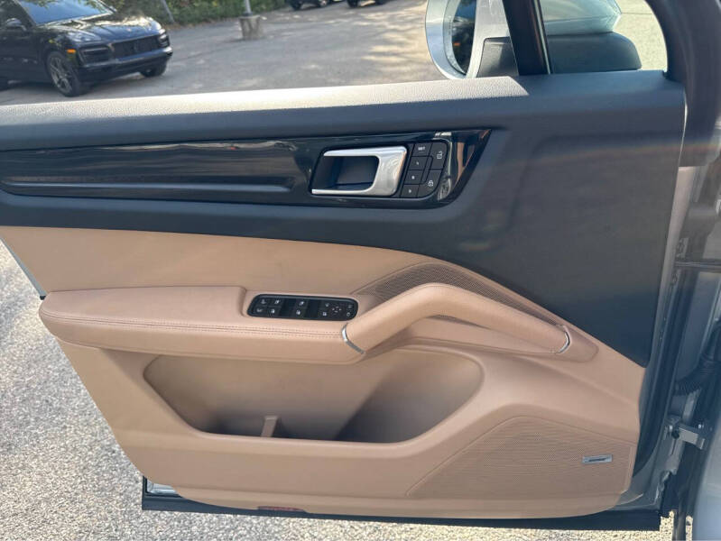 2023 Porsche Cayenne E-Hybrid