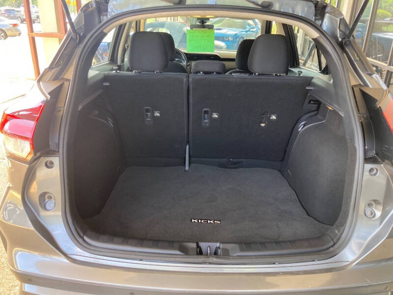 2022 Nissan Kicks S