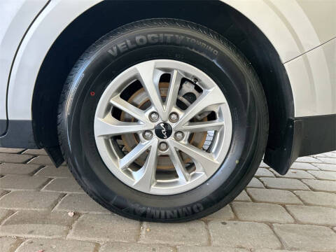 2023 Kia Carnival LX