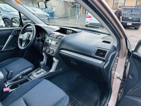 2015 Subaru Forester 2.5i