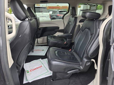 2022 Chrysler Pacifica Touring L