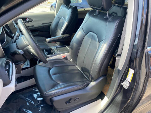 2023 Chrysler Pacifica Touring L